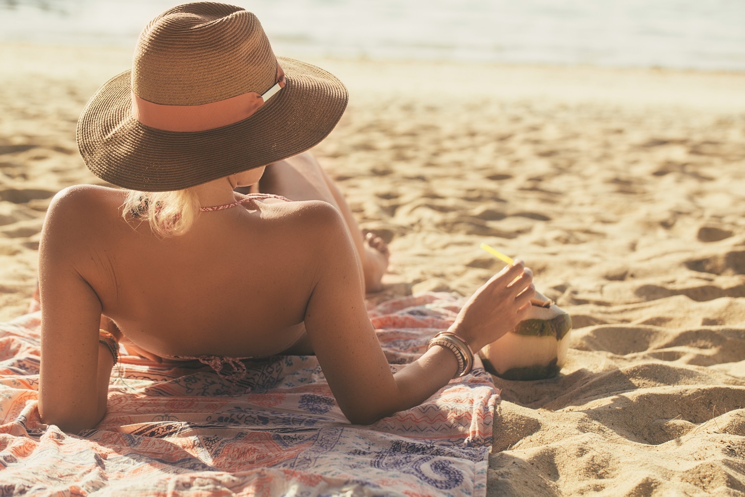 LBH_Lifestyle_Woman_on_Beach