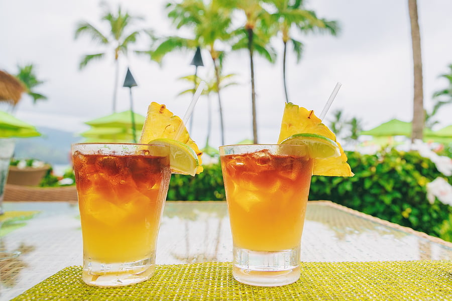 bigstock-Hawaii-mai-tai-drinks-at-resor-367058836